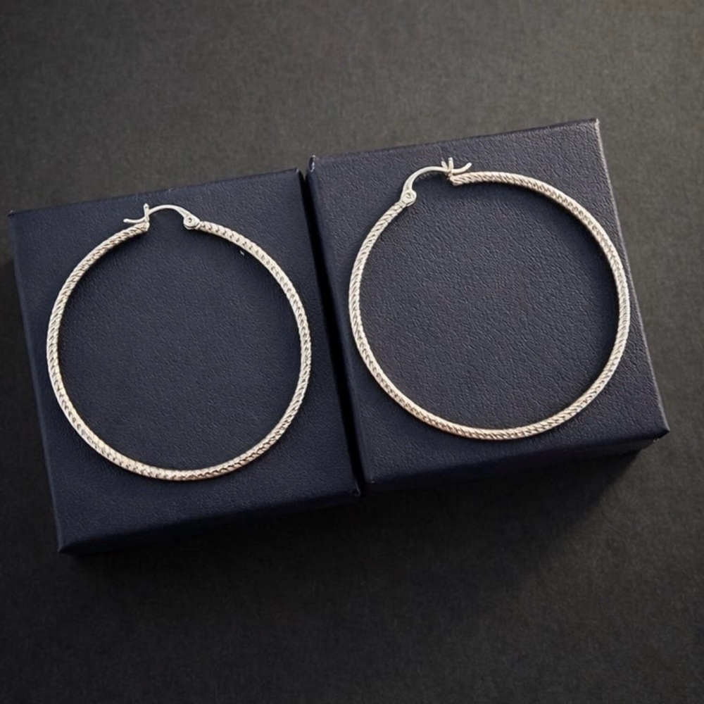 Textured Silver Hoop Earrings – Classic Women's Fashion Hoops